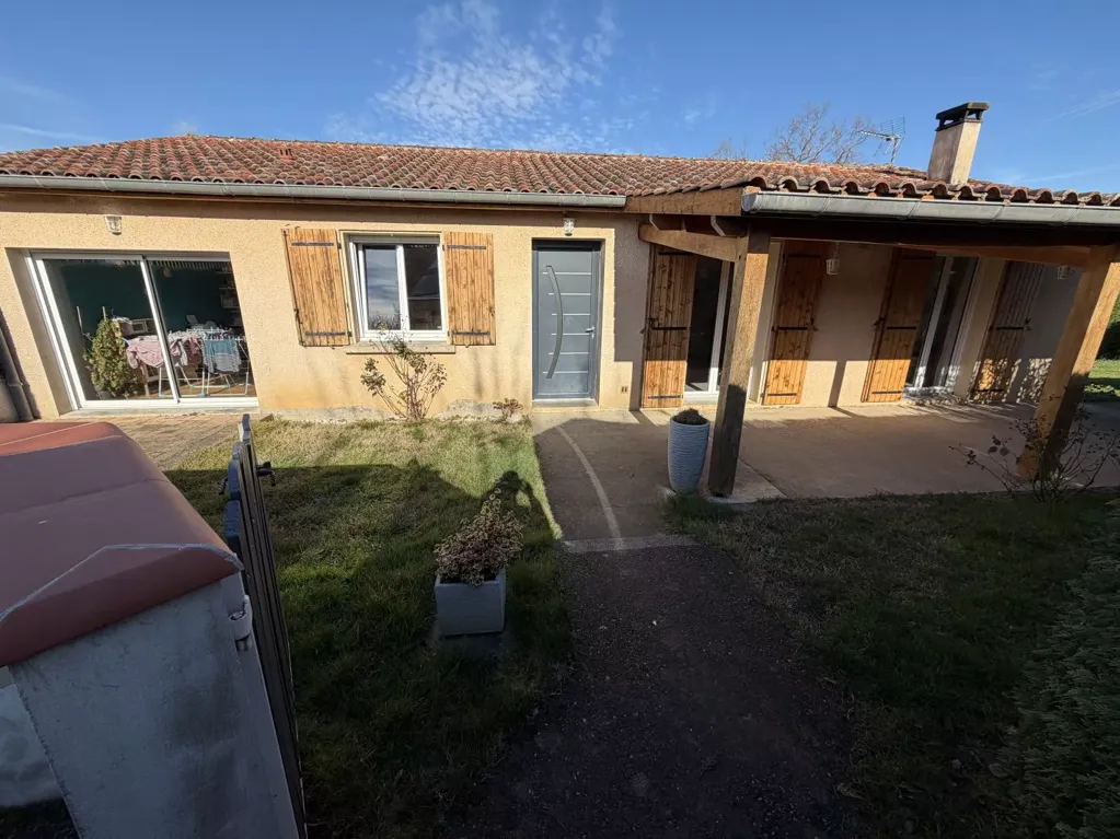 Extérieur - Maison de Plain-Pied avec Piscine à Puygouzon