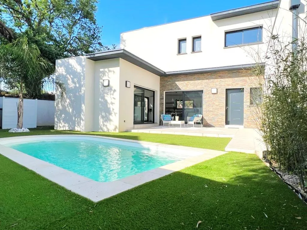 Bassein - Modern Villa with Pool in Perpignan