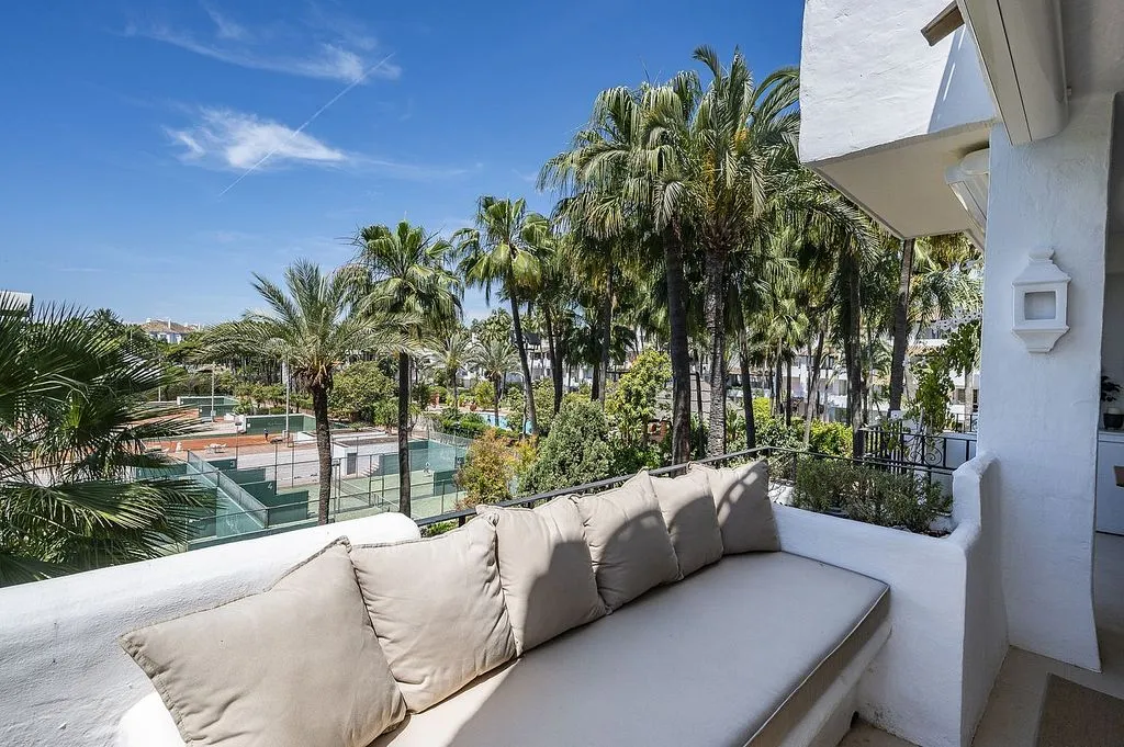 Terrass - Duplex with Pool in Marbella's Golden Mile