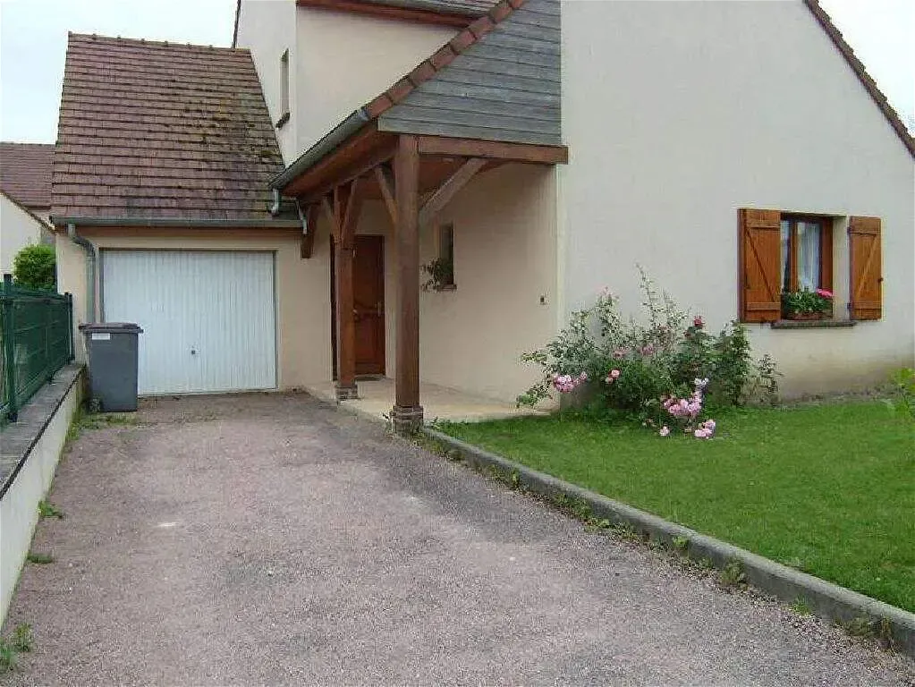 5-room house in Sens