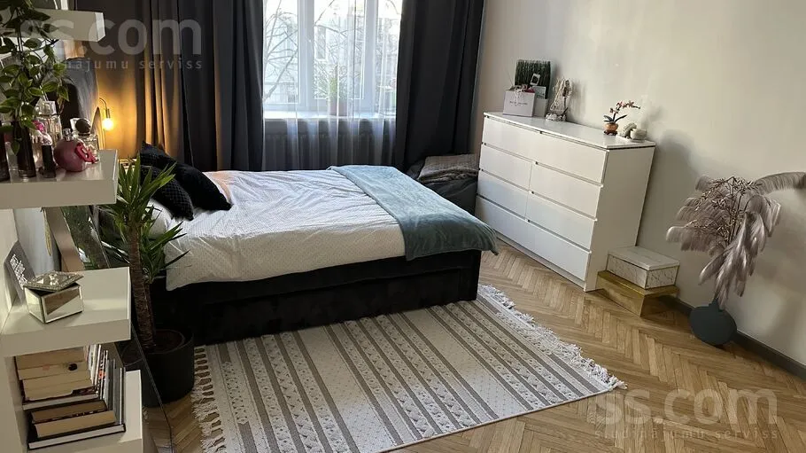 Magamistoad - Spacious Apartment with Balcony in Riga Centre