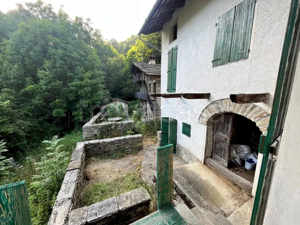 Välivaade - Rustic House with Garden in Frassino