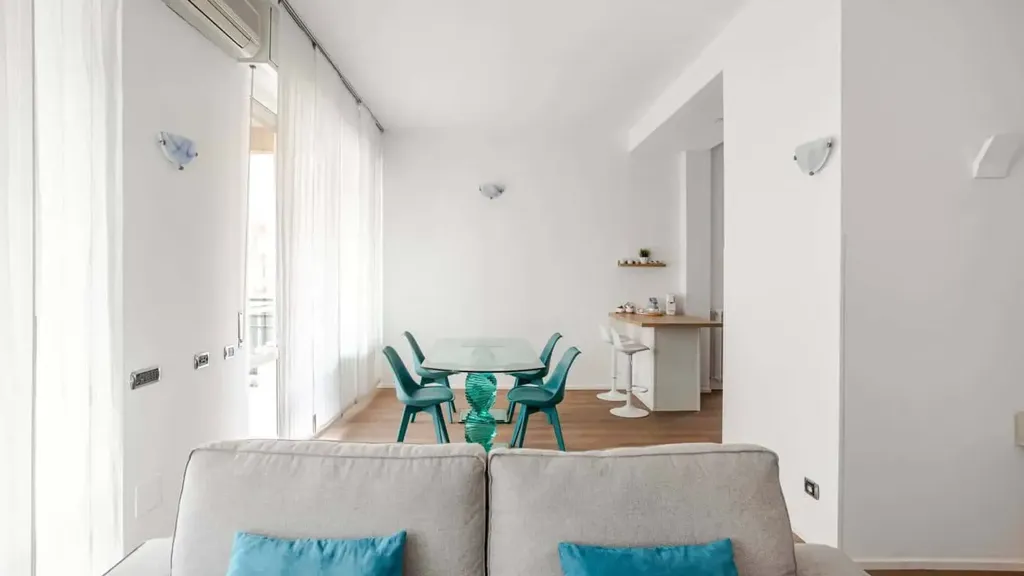 Elutuba - Modern Flat with Balcony in Milan