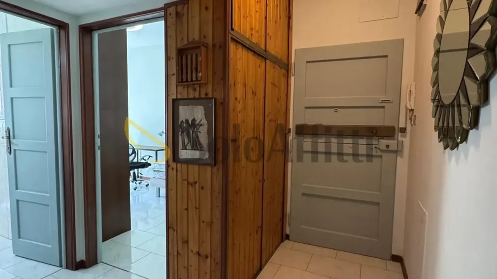 Entrée - 4-Bedroom Apartment in Quiet Area, Bologna