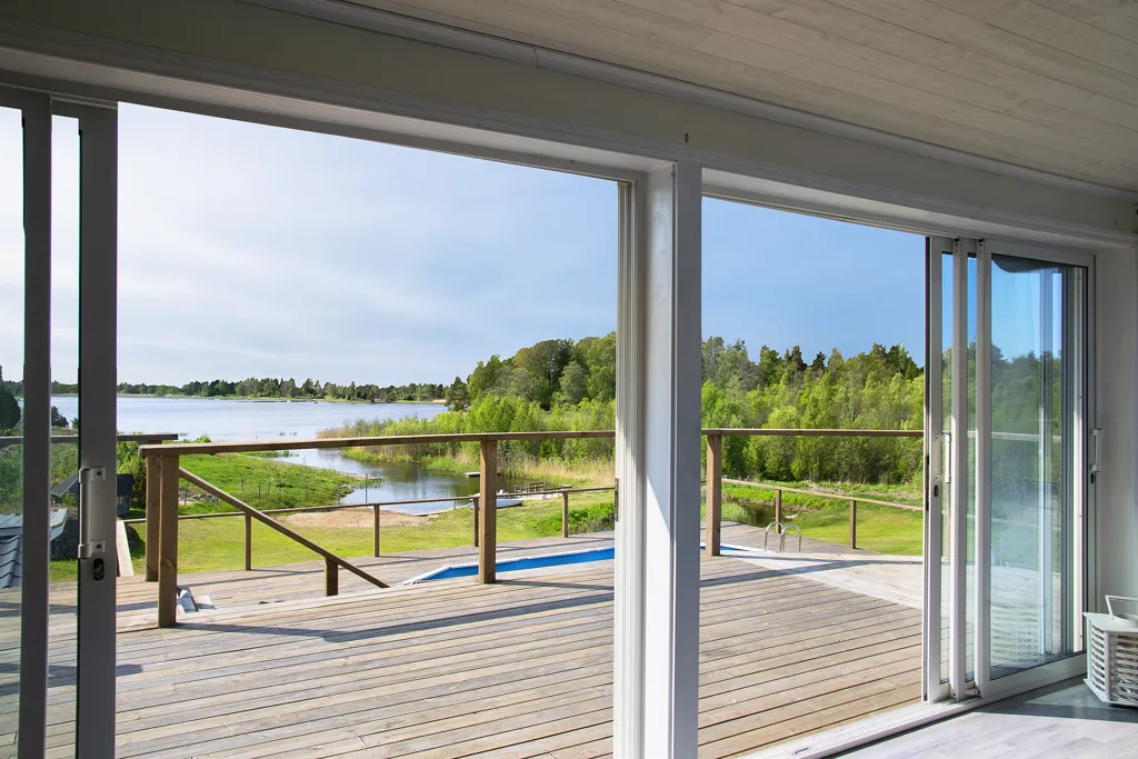 Terrasse - Waterfront House with Boat Slip in Gräddö