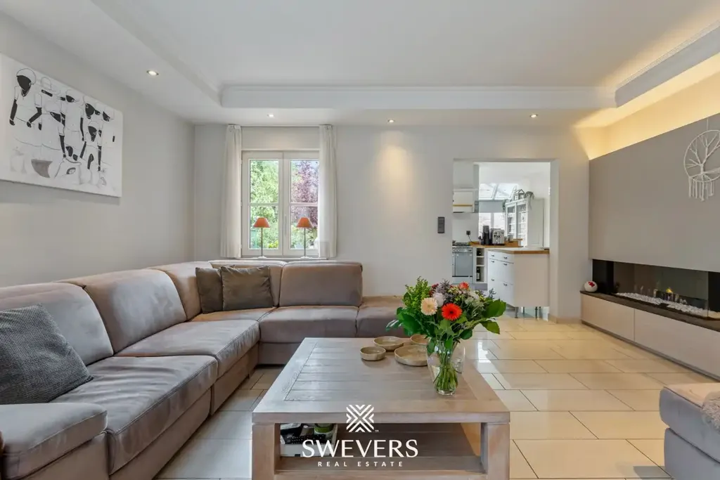 Séjour - Maison à Deux Unités avec Terrasse à Diepenbeek