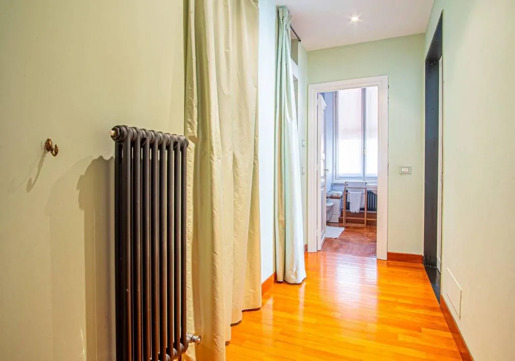 Esik - Luxury Apartment with Frescoed Ceilings in Chiavari