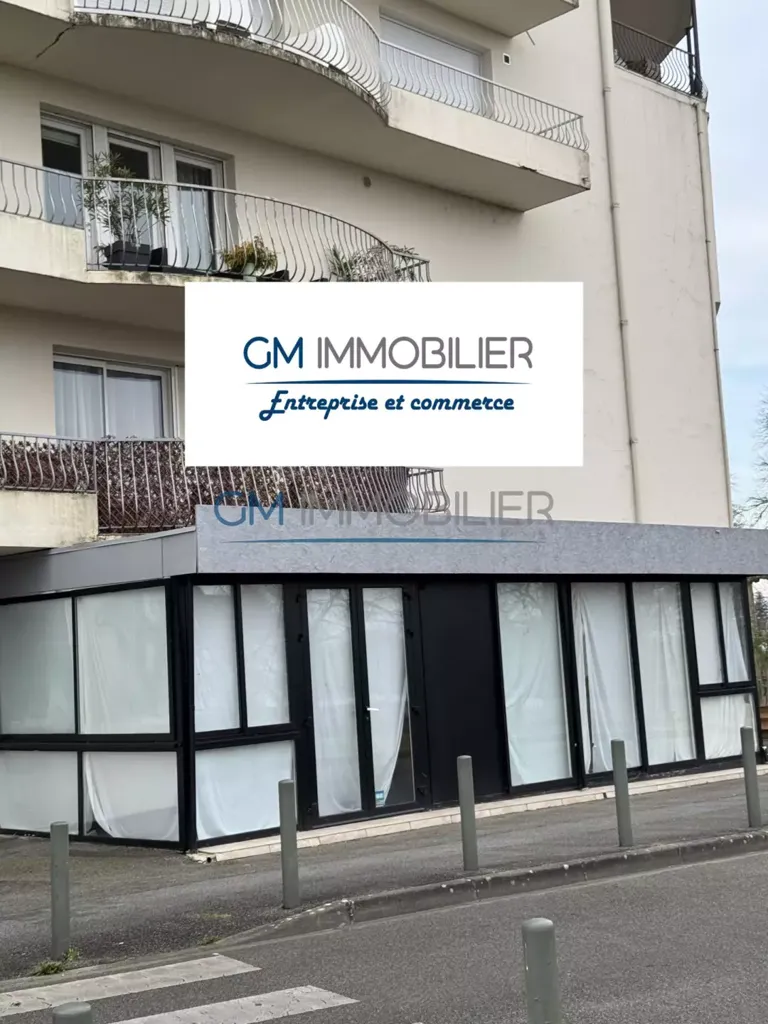 Exterior - Commercial Shop in Dax Centre