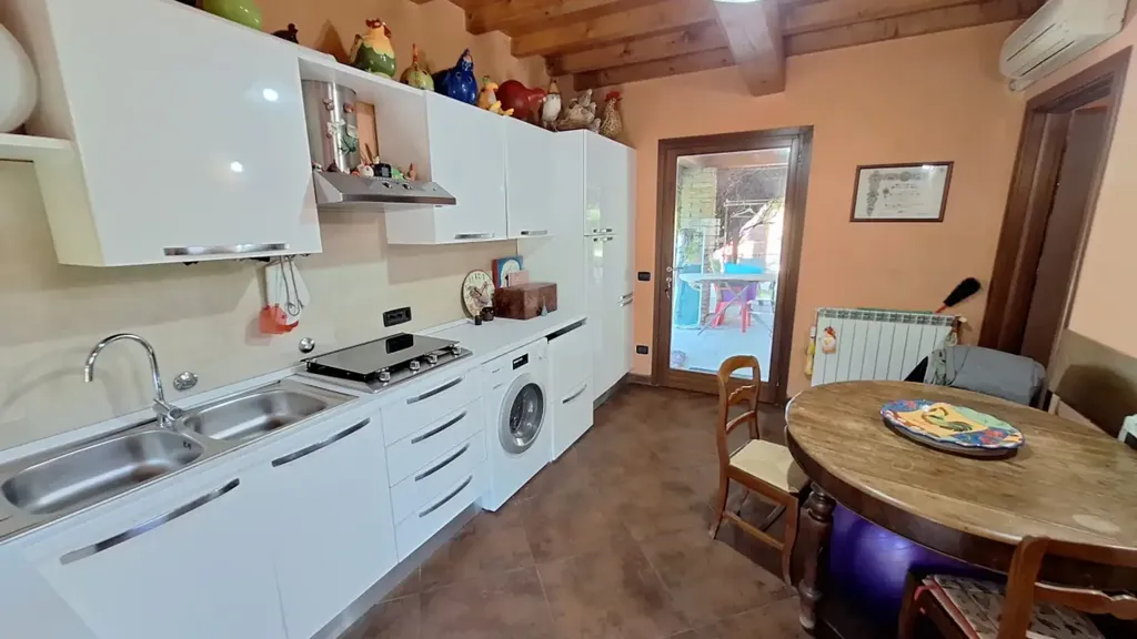Köök - Rustic House with Pool in Modena