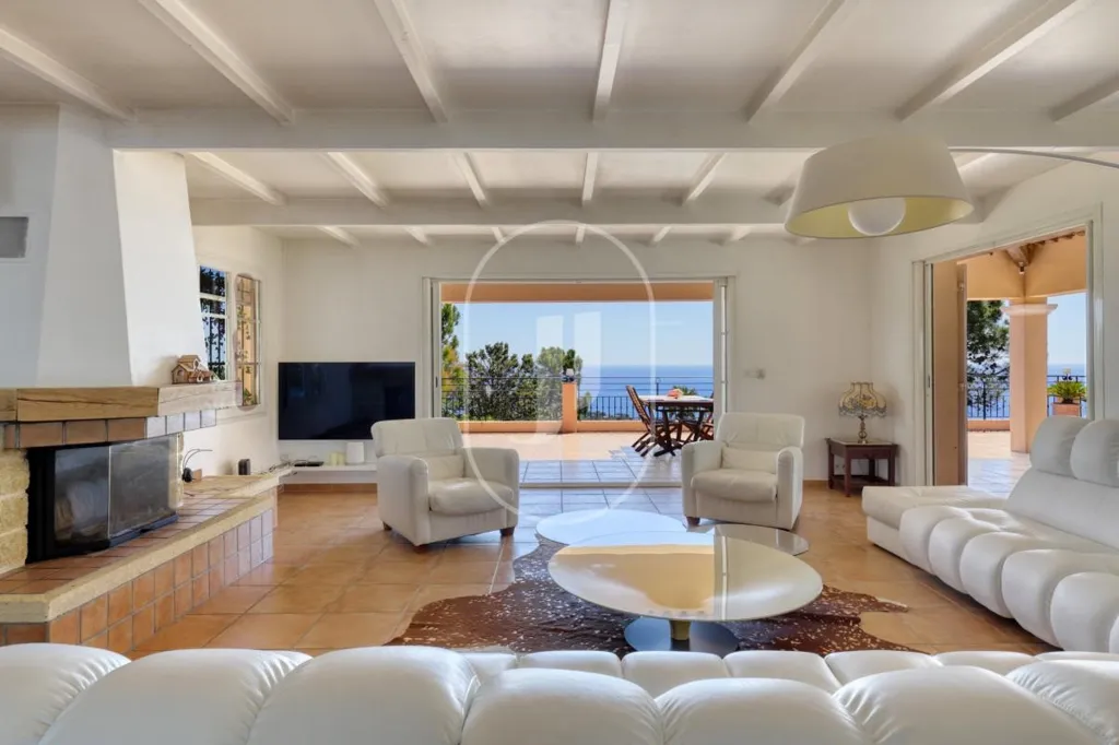 Elutuba - Villa with Panoramic Sea View in Les Issambres