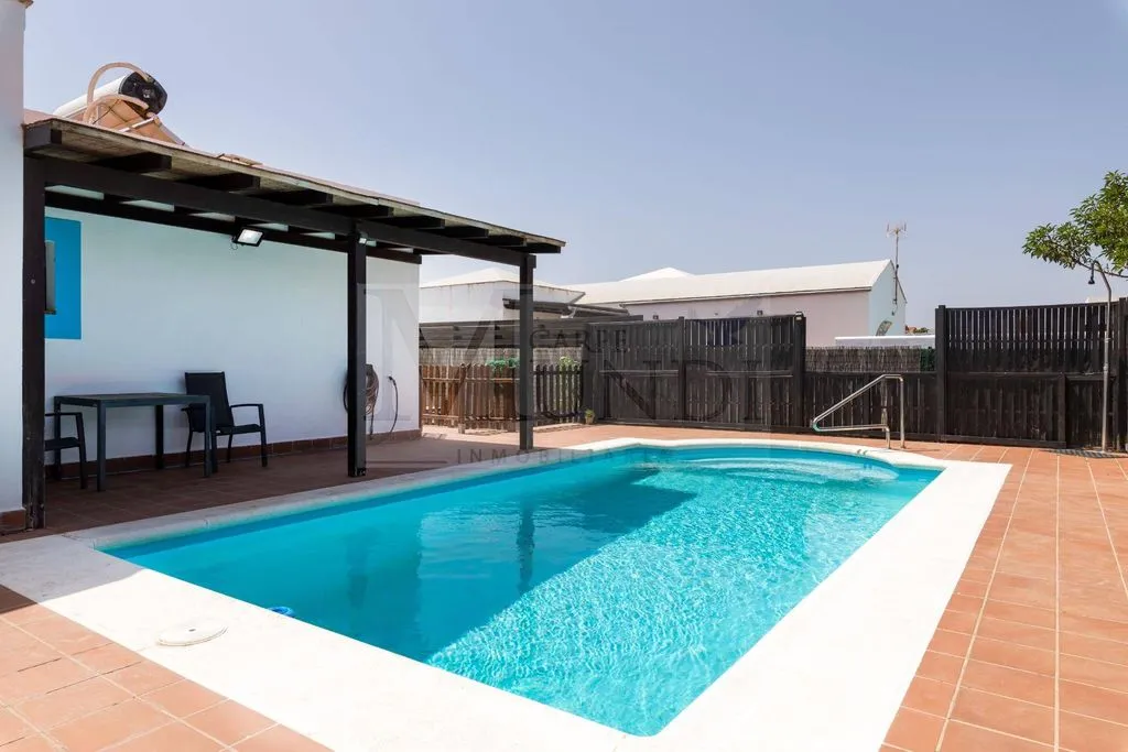 Piscine - Luxury Villa with Pool in Villaverde, Getafe