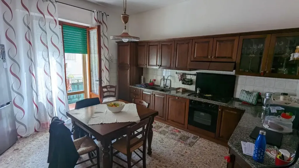 Kitchen - Villa with Garden in Central Vada