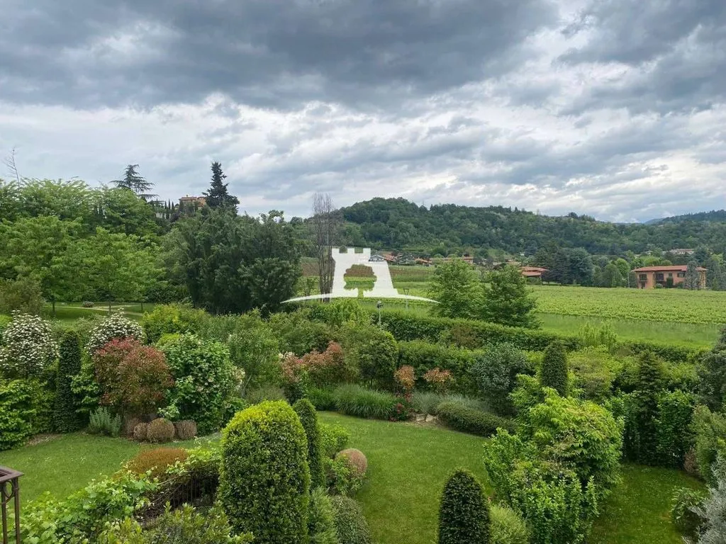 Aed - Luxury Villa with Pool in Parco dei Colli, Bergamo