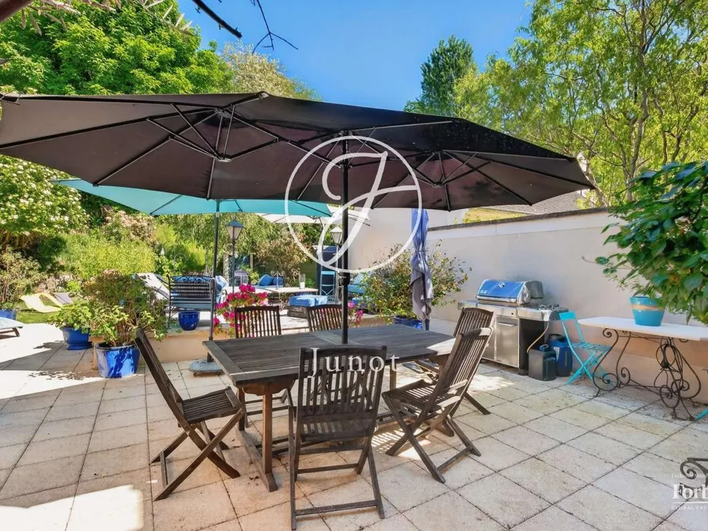 Terrasse - Maison avec Jardin et Vue sur Jardin de Château à La Celle-Saint-Cloud