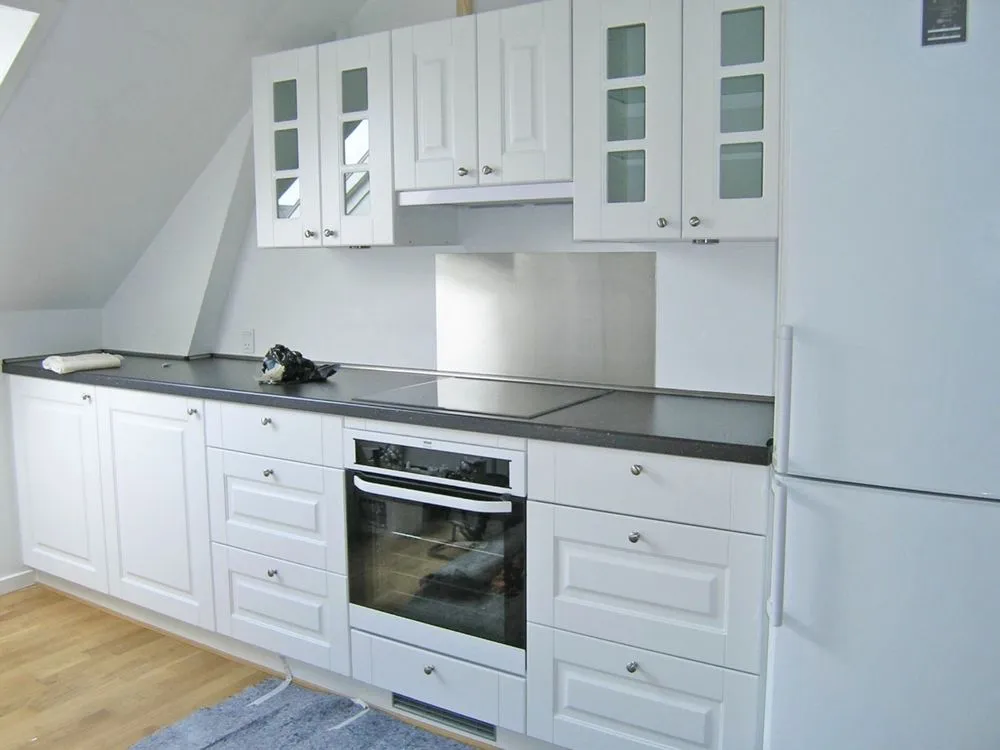 Kitchen - Spacious Flat with Church Square View in Midtown