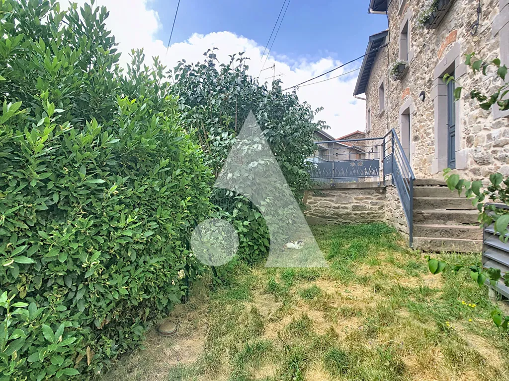 Giardino - Flat with Garden in Larajasse