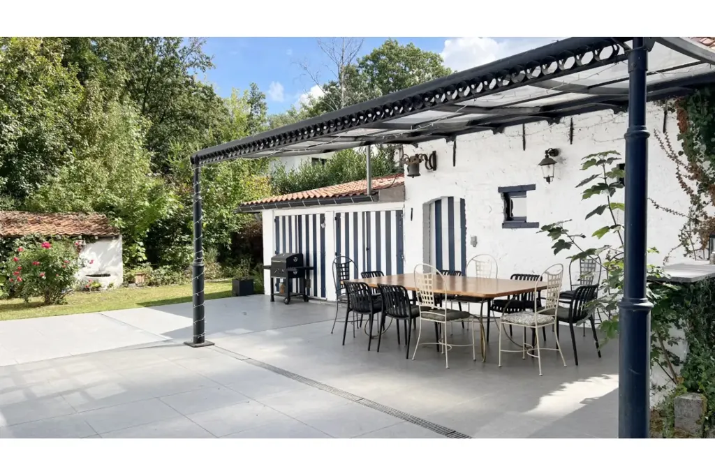 Terrasse - Villa 4 façades avec piscine à Bierges