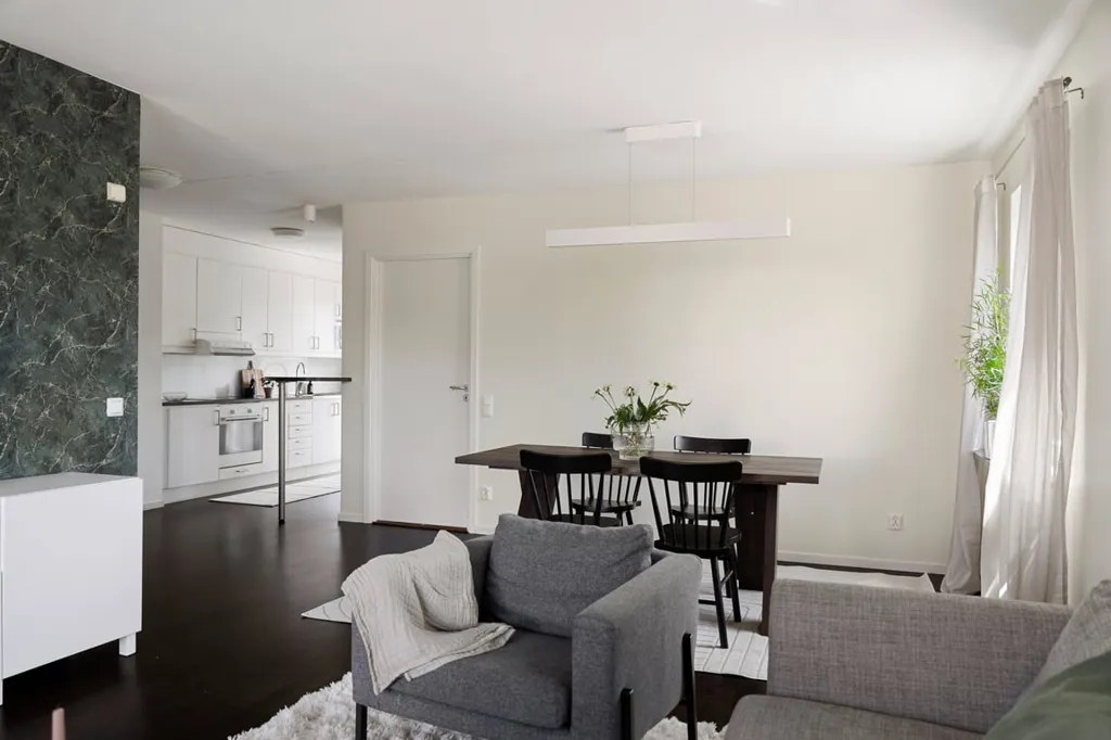 Séjour - Apartment with Large Balcony in Ulriksdal