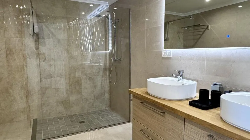 Vannitoad - Penthouse with Golf Course Views in Marbella