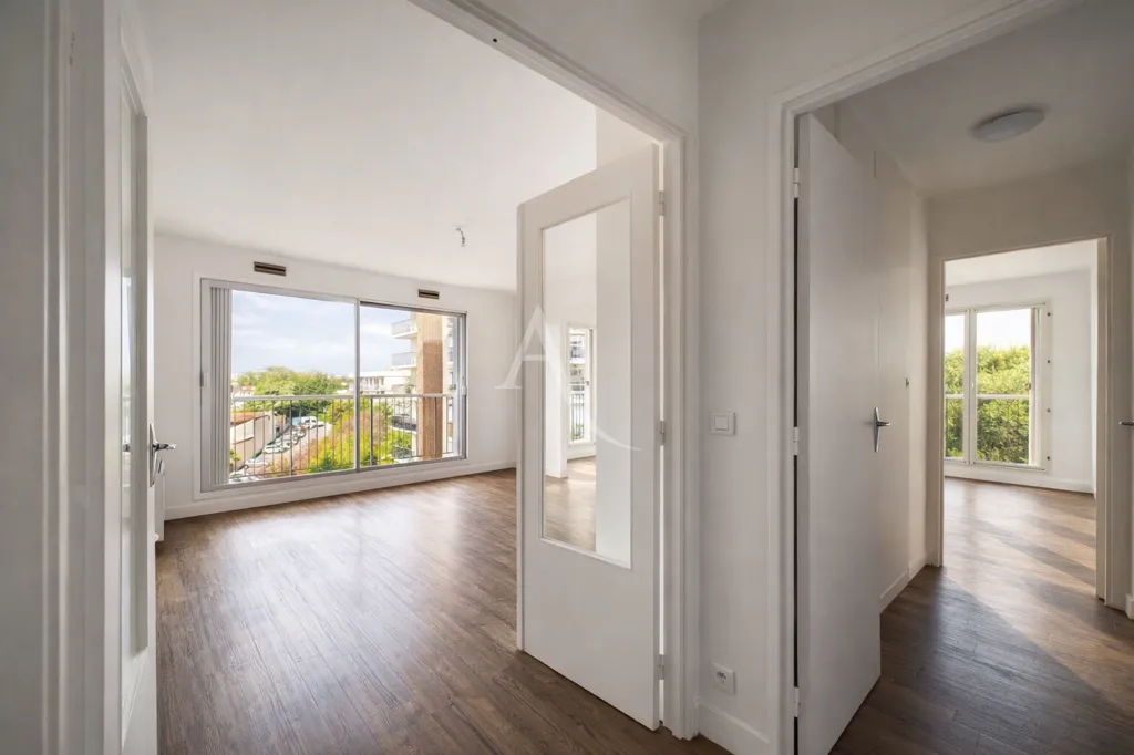 Rooms - 3-Bedroom Flat with Balcony in Maisons-Alfort
