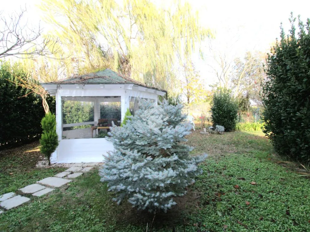 Garden - Rustic Villa with Garden in Cesena
