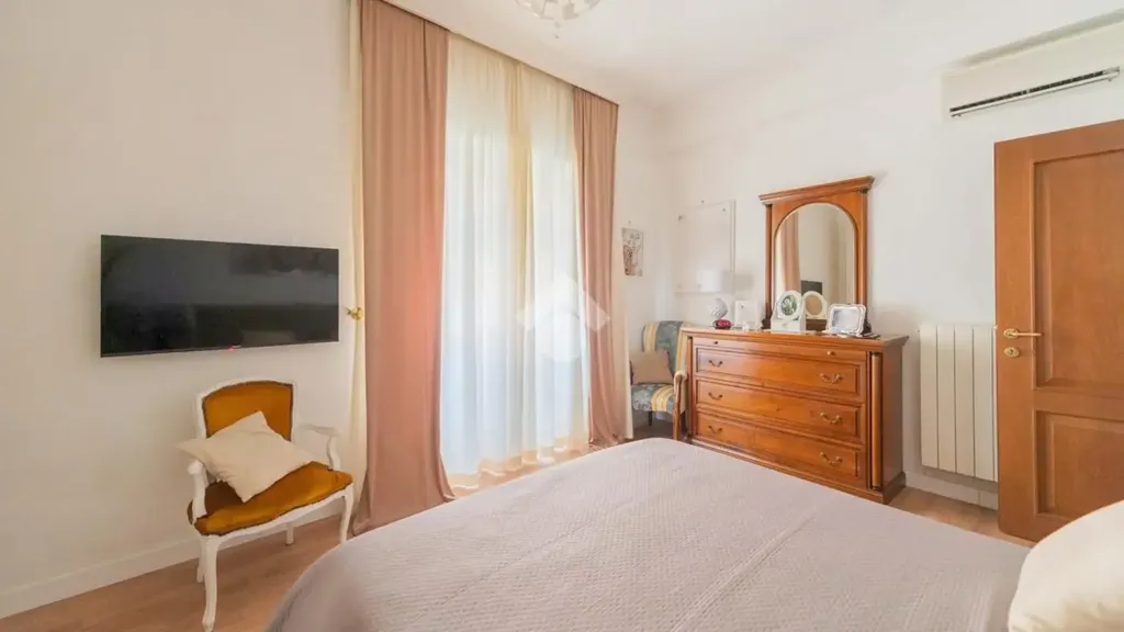 Chambres - Apartment with Triple Exposure in Rome