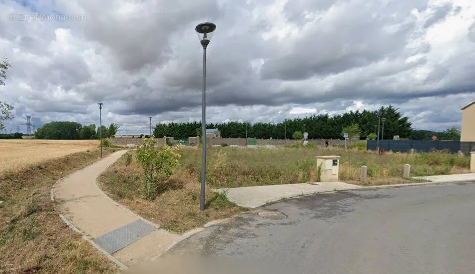 Jardin - Terrain Viabilisé avec Jardin à Saint-Vrain