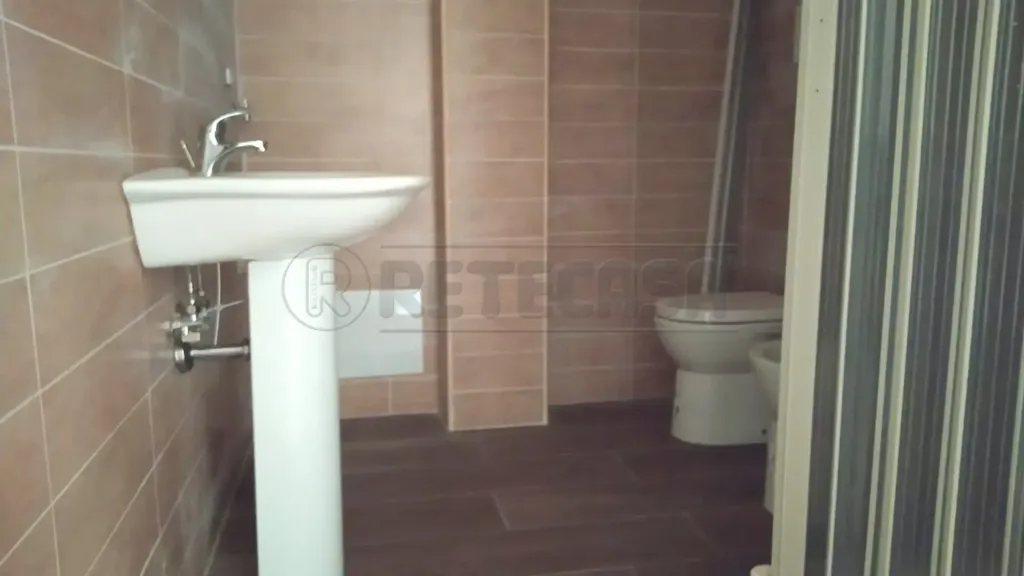 Salles de bain - Modern Apartment with Balconies in Marcianise