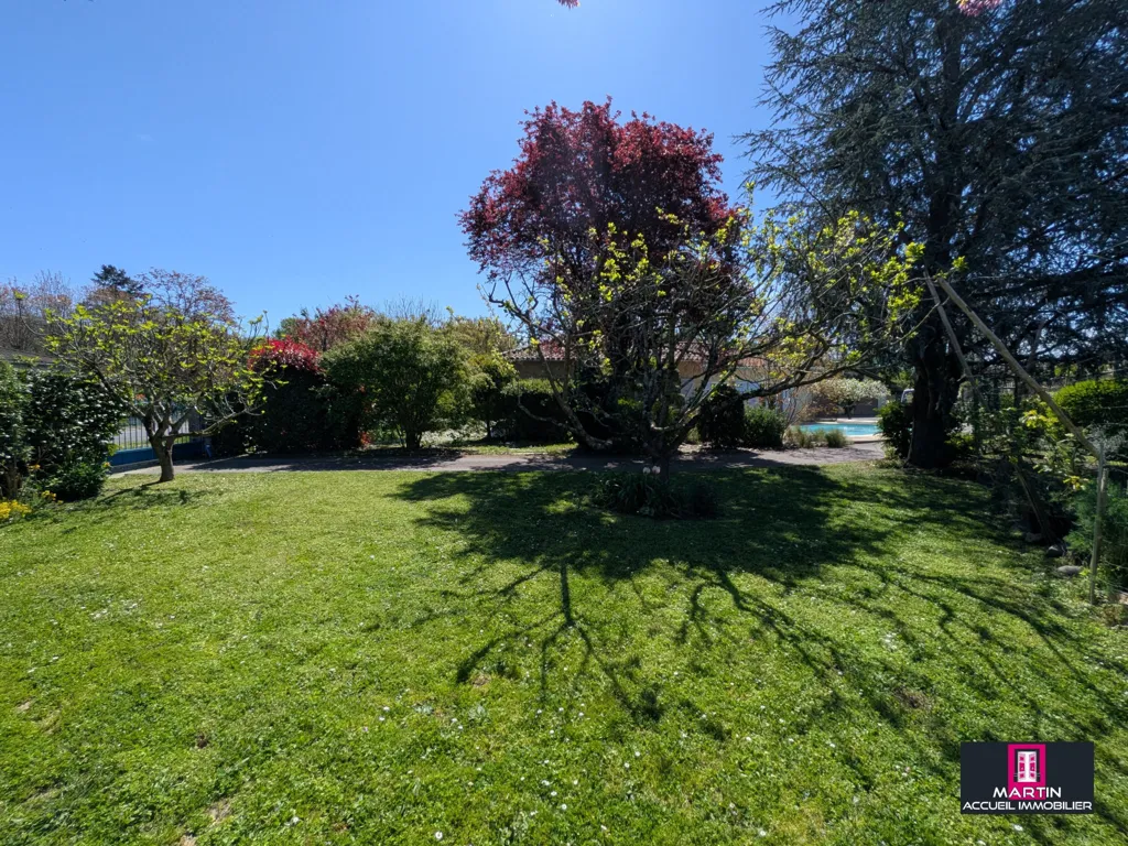 Jardin - Maison avec Piscine et Jardin à Orientation Sud-Ouest