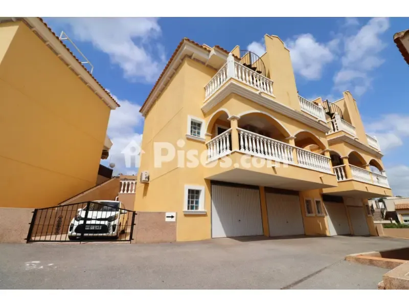 Välivaade - East-Facing Semi-Detached House with Pool in Algorfa