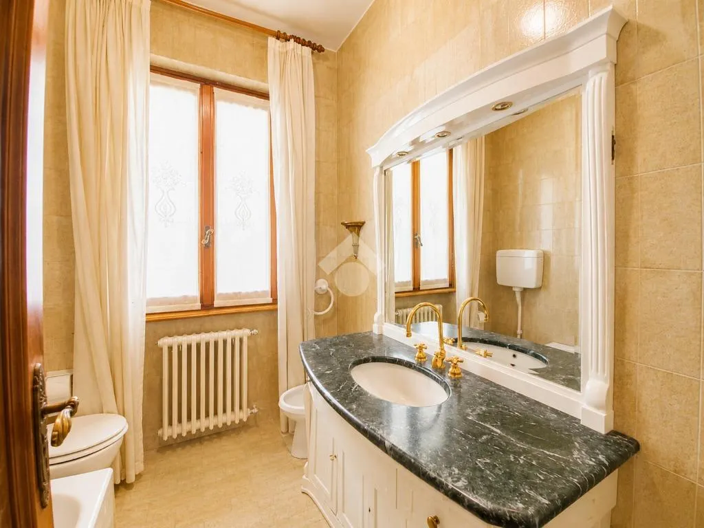 Bagni - Panoramic Villa with Garden in Ponte Lambro