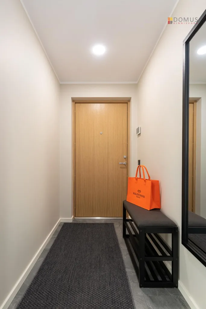 hallway_entrance