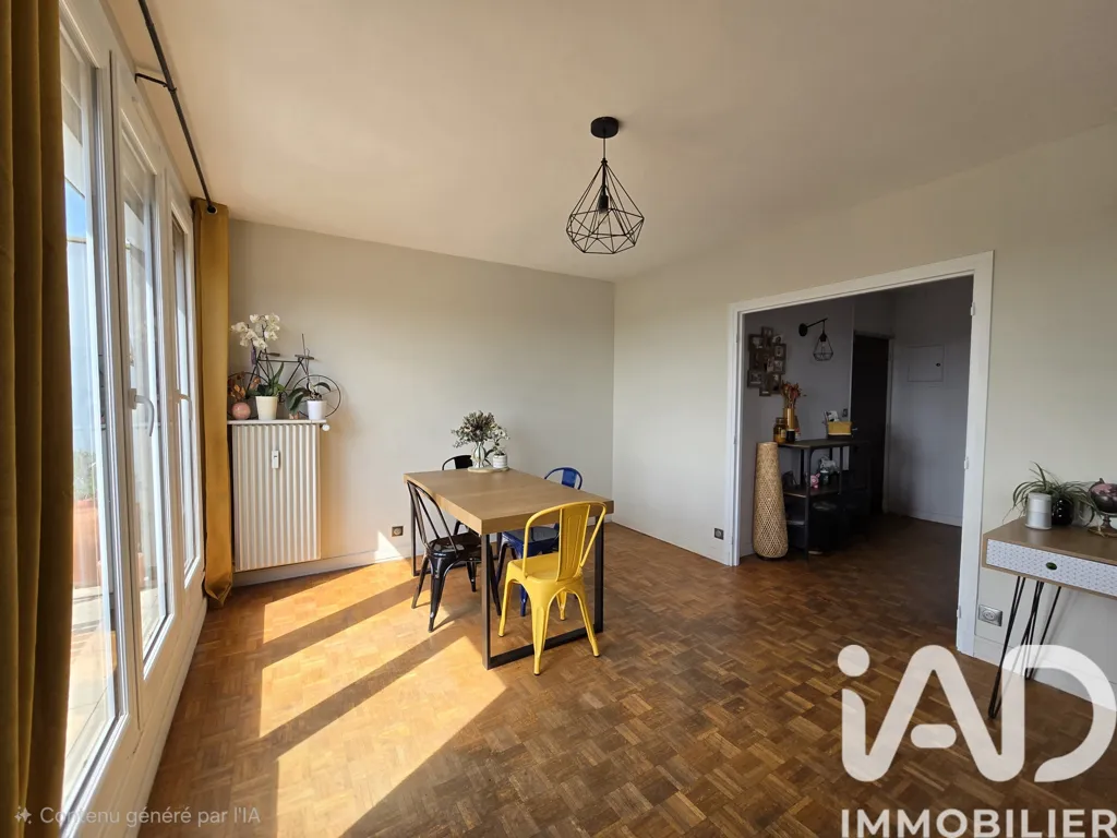 Salle à manger - Appartement avec balcon-terrasse à Orléans