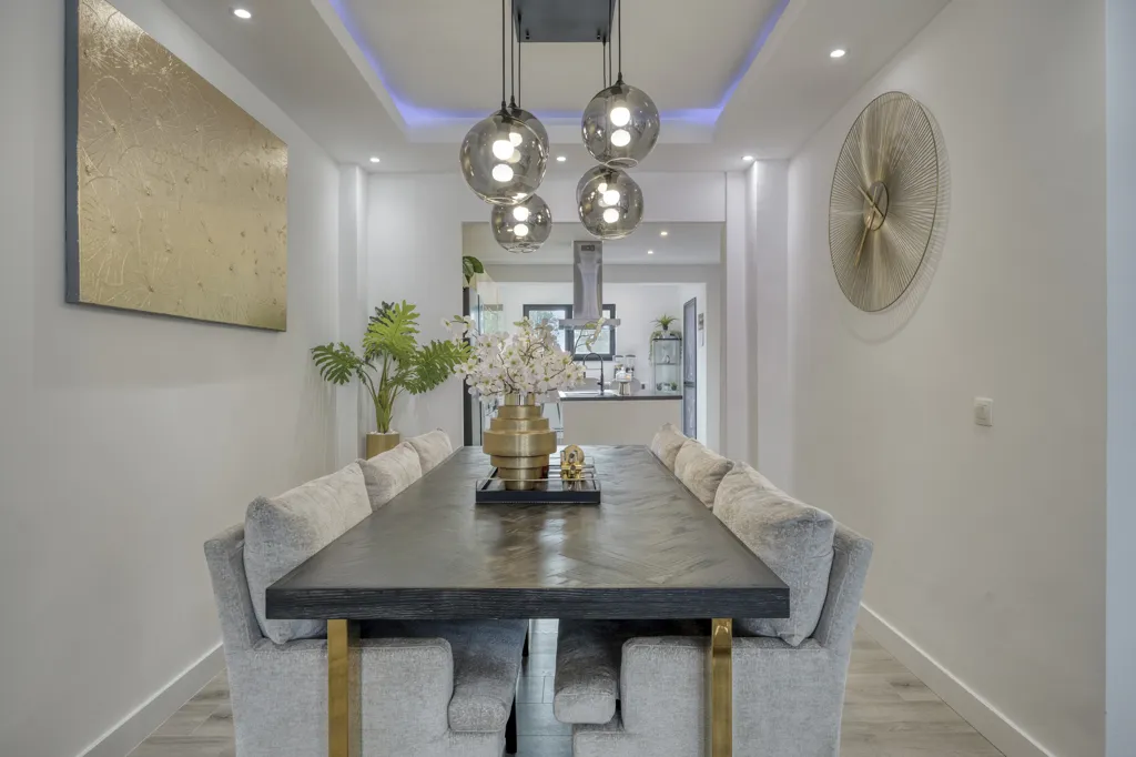 Salle à manger - Appartement avec Jardin au Rez-de-Chaussée à Gooreind