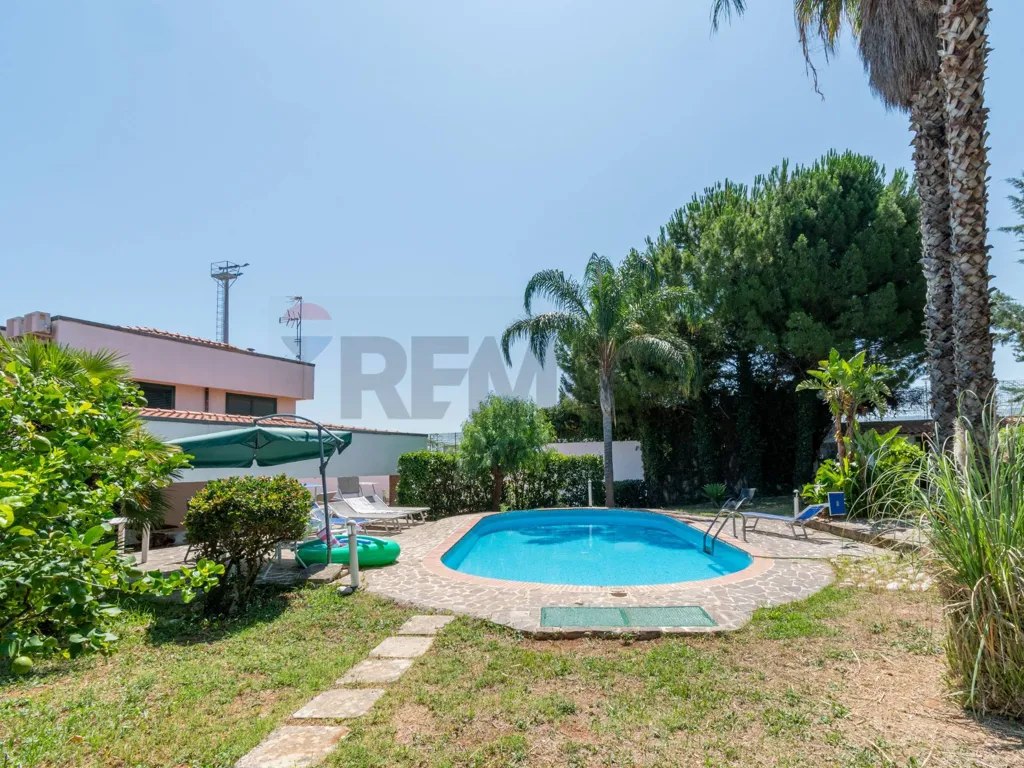 Bassein - Single Villa with Pool in Palermo