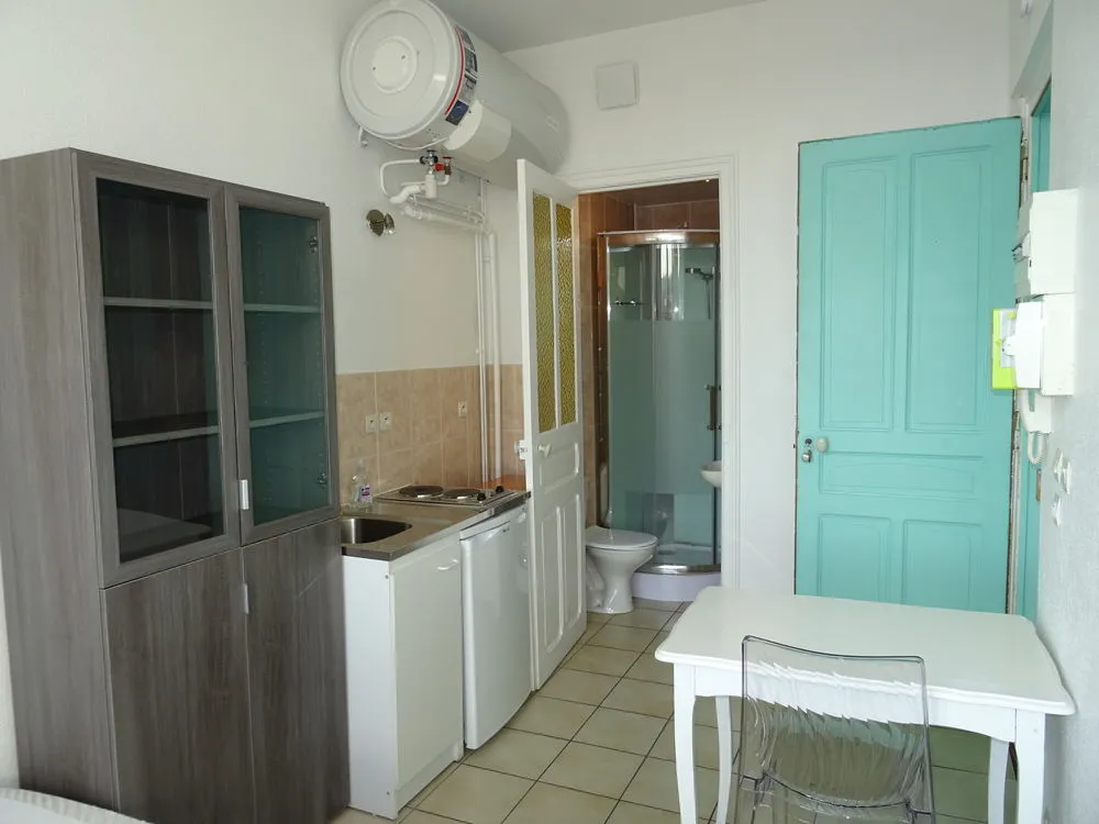 Chambres - Studio ensoleillé avec vue jardin à Nancy