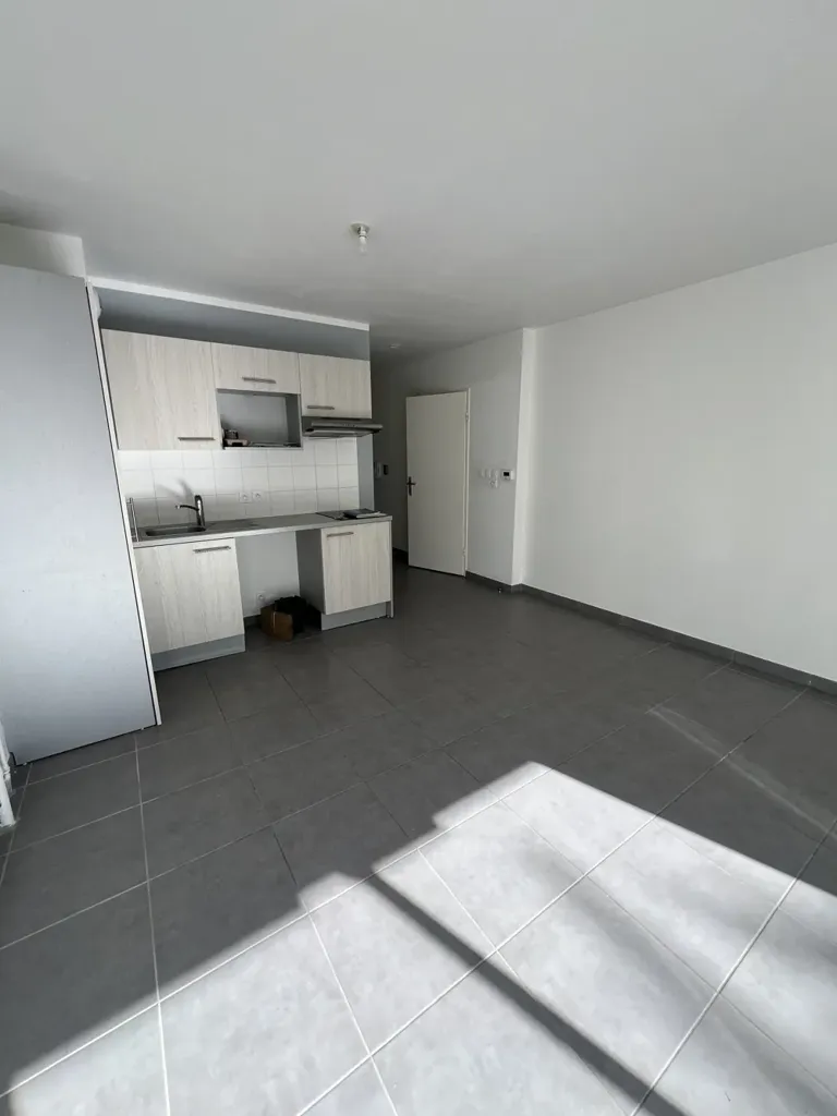 Kitchen - T2 Apartment with Garden in Mérignac
