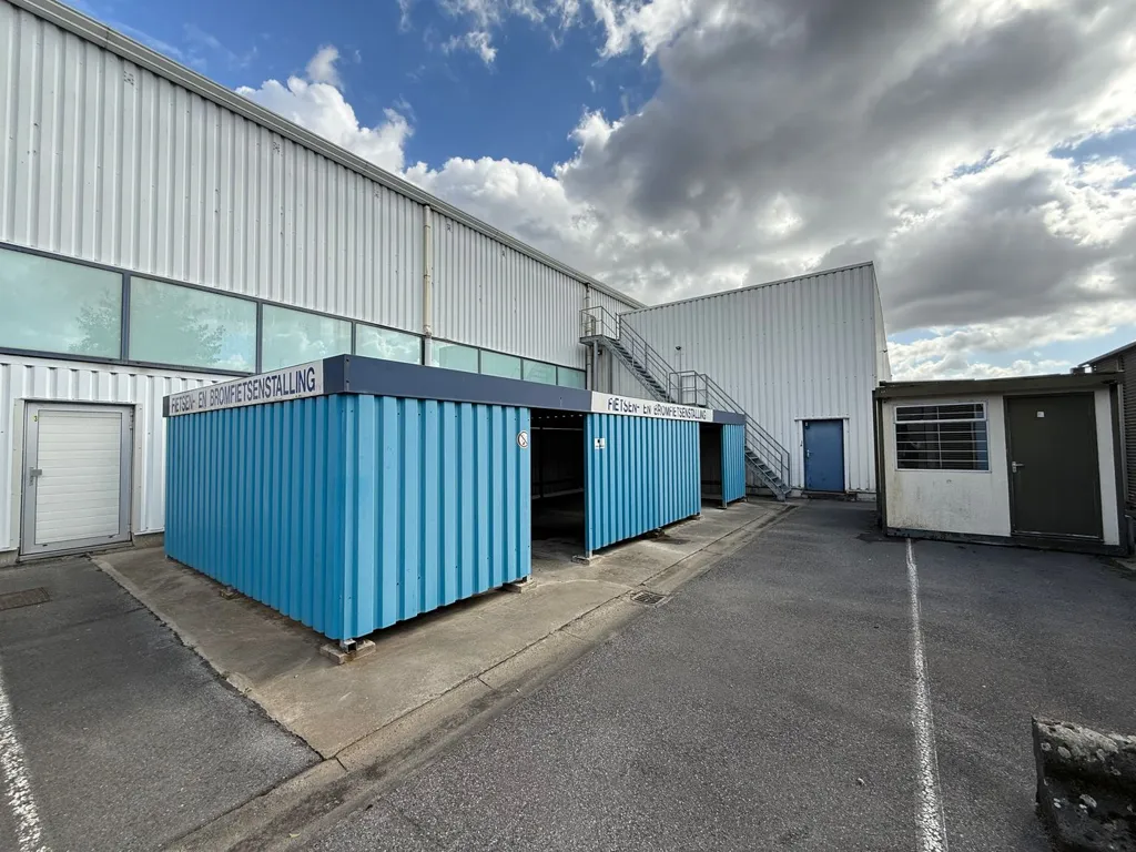 Exterior - Commercial Space with Warehouse in Desteldonk