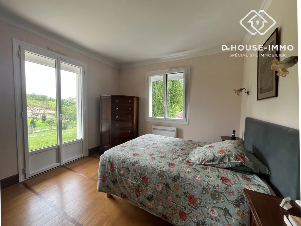 Magamistoad - Traditional Family House with Large Garden in Saint-Estèphe
