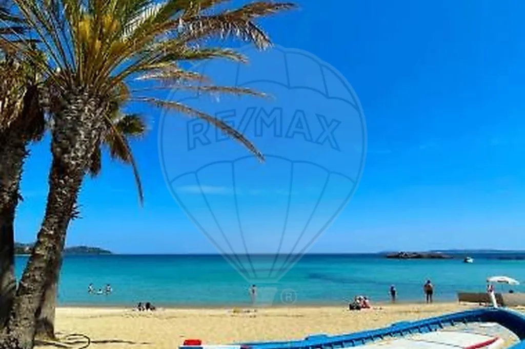 Rooftop Penthouse with Bay View in Le Lavandou