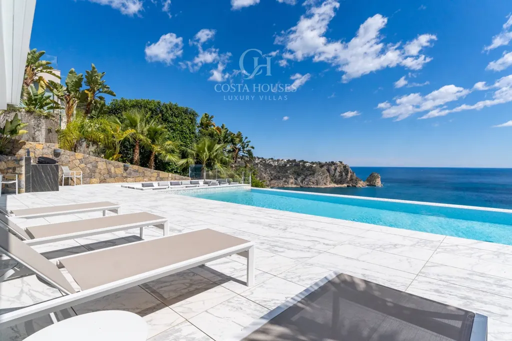 Bassein - Contemporary Villa with Seafront Views in Jávea