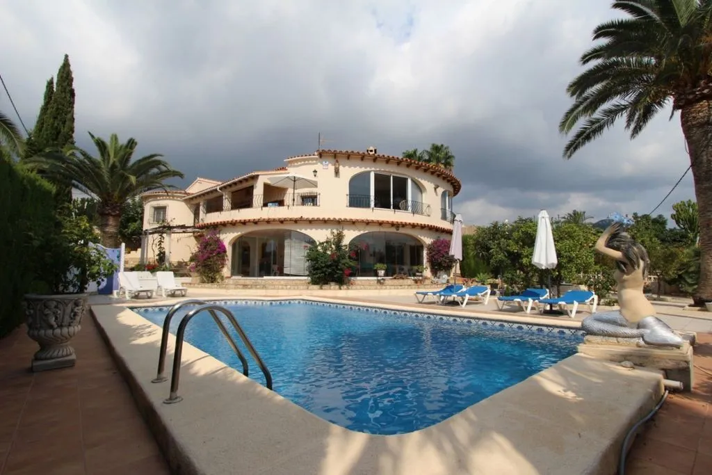 Piscine - Mediterranean Villa with Pool in Calpe