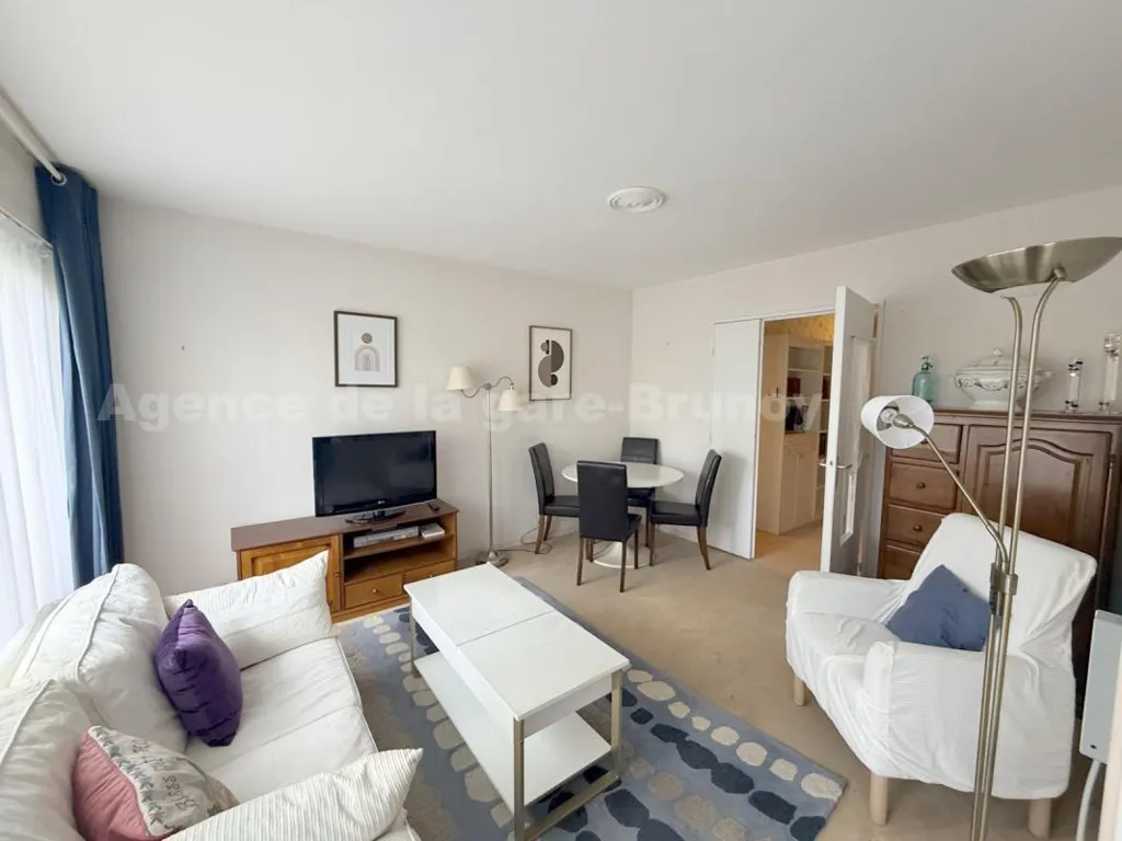 Séjour - Appartement 2 Pièces avec Parking à Epinay-Sous-Senart