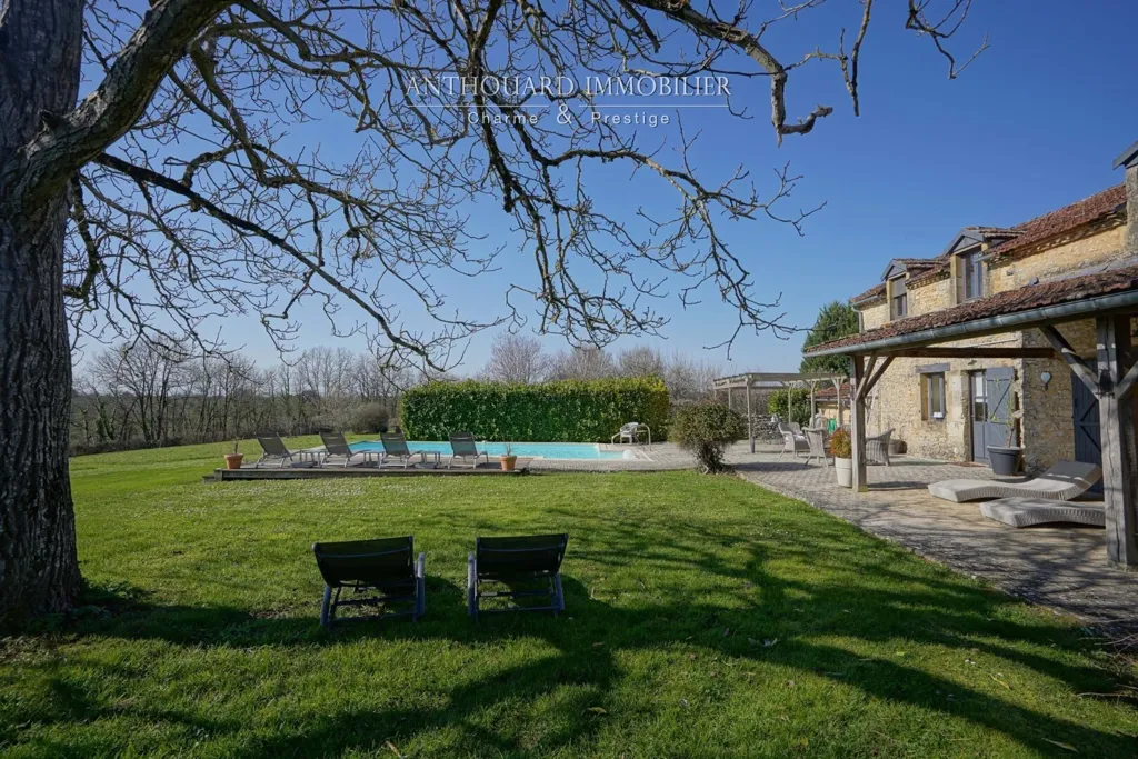 Bassein - Rustic Stone Farmhouse with Pool in Périgord