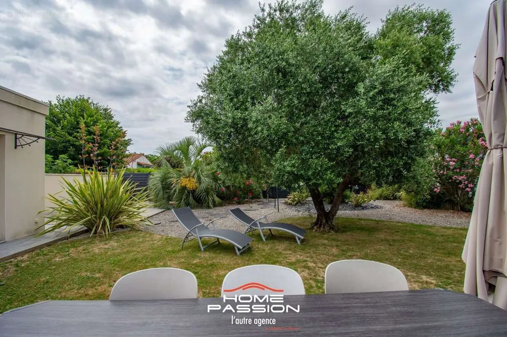 Aed - Modern House with Pool in Saujon