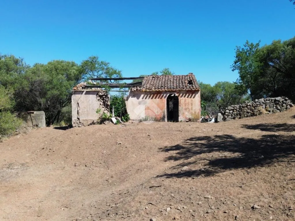 Välivaade - Rustic House with Garden in Montelittu
