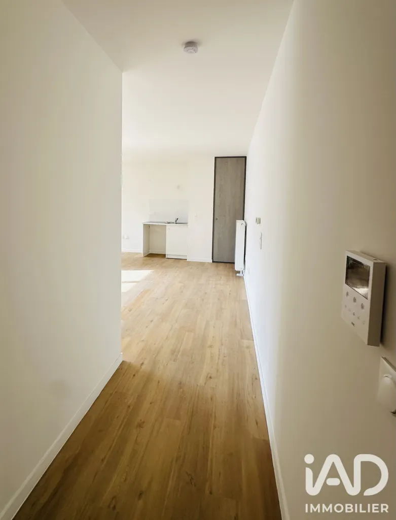 Living Room - T2 Apartment with Balcony in Orly