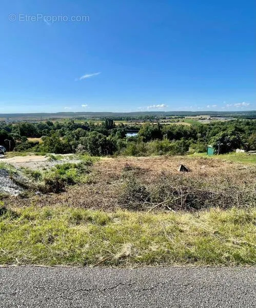 Jardín - Constructible Land with Garden in Freneuse