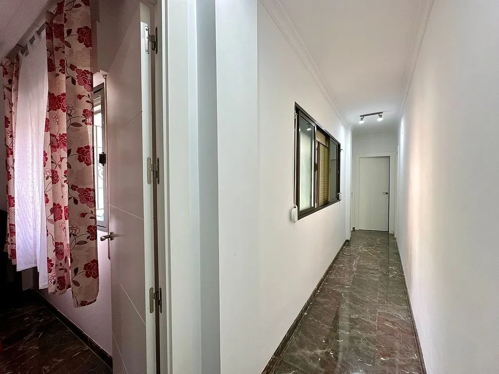 Esik - Apartment with Balcony in Motril Centre
