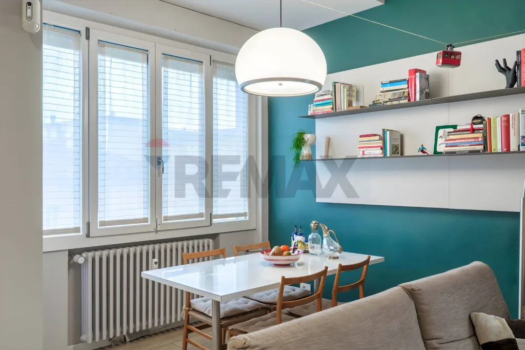 Séjour - Rustic Triplex with Balcony in Brescia